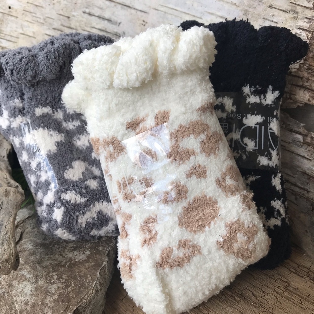 4/$20 Women’s Coral Velvet Black White Animal Print Socks - Picture 5 of 5